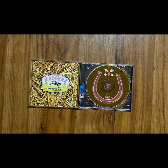 MADONNA CD “MUSIC” - Picture 7 of 16